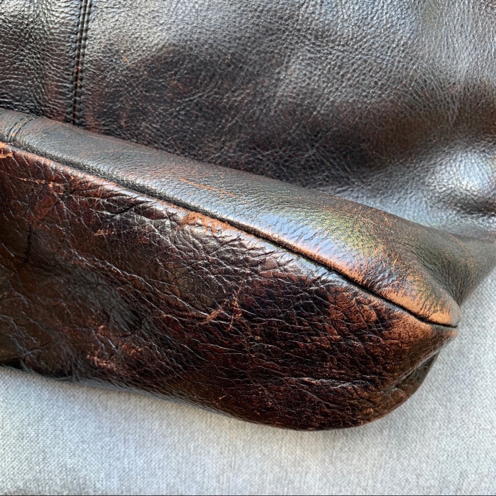 Brown leather shoulder bag - Picture 6 of 9